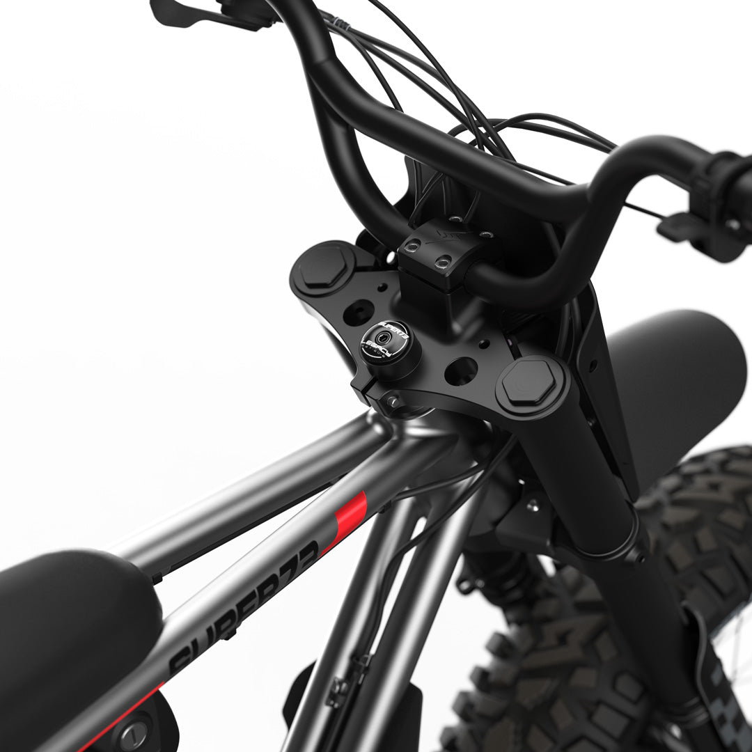 Super73_LegacySeries_ZAdv_Core_MetallicAluminum_DetailStemCap_1080x1080_4a4ad3a6-3250-4de0-8484-dbb08aa9b4e8