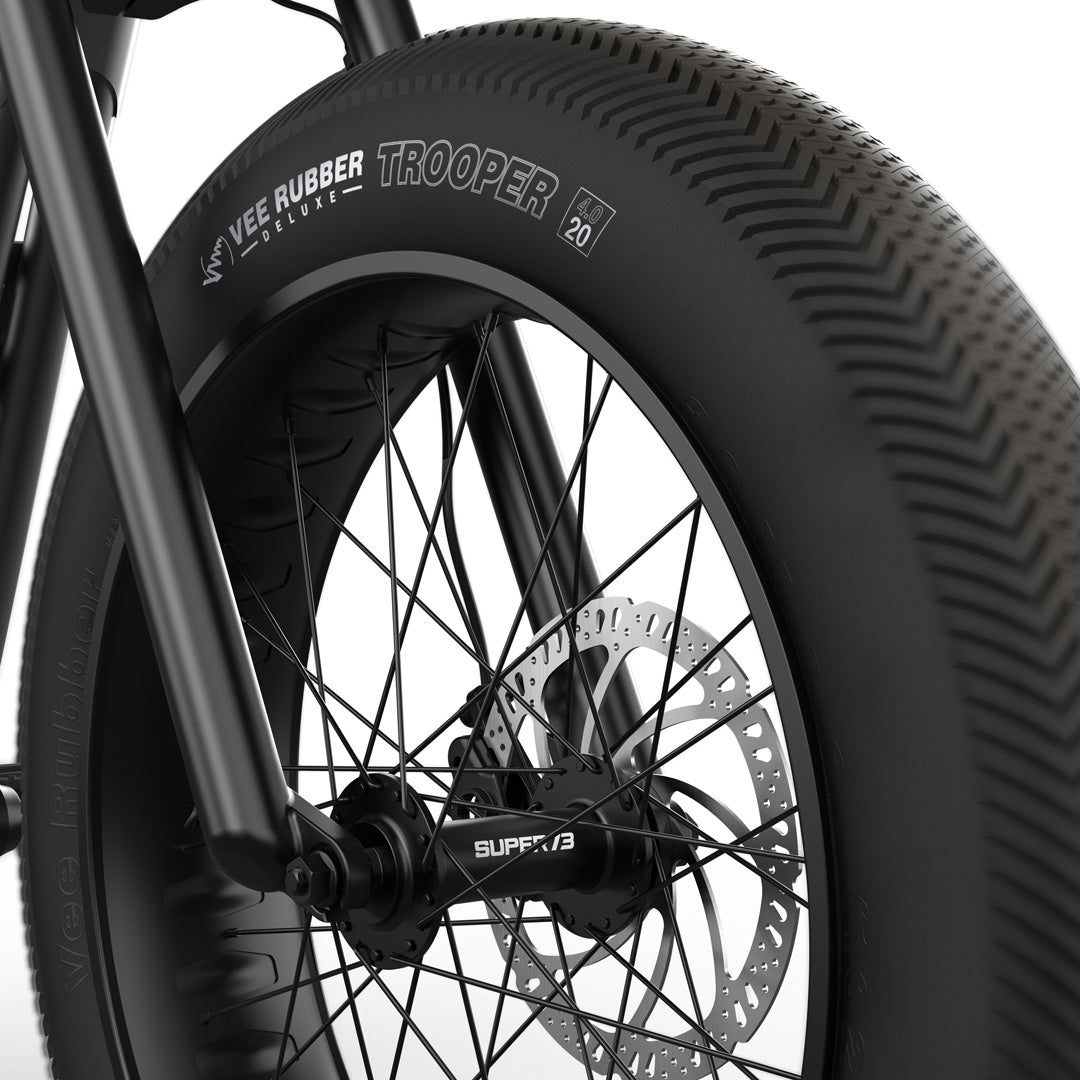 Super73_LegacySeries_ZMiami_Core_MetallicAluminum_DetailTire_1080x1080_bb23ec71-5b7e-40cc-9f6c-9d401240f8ae