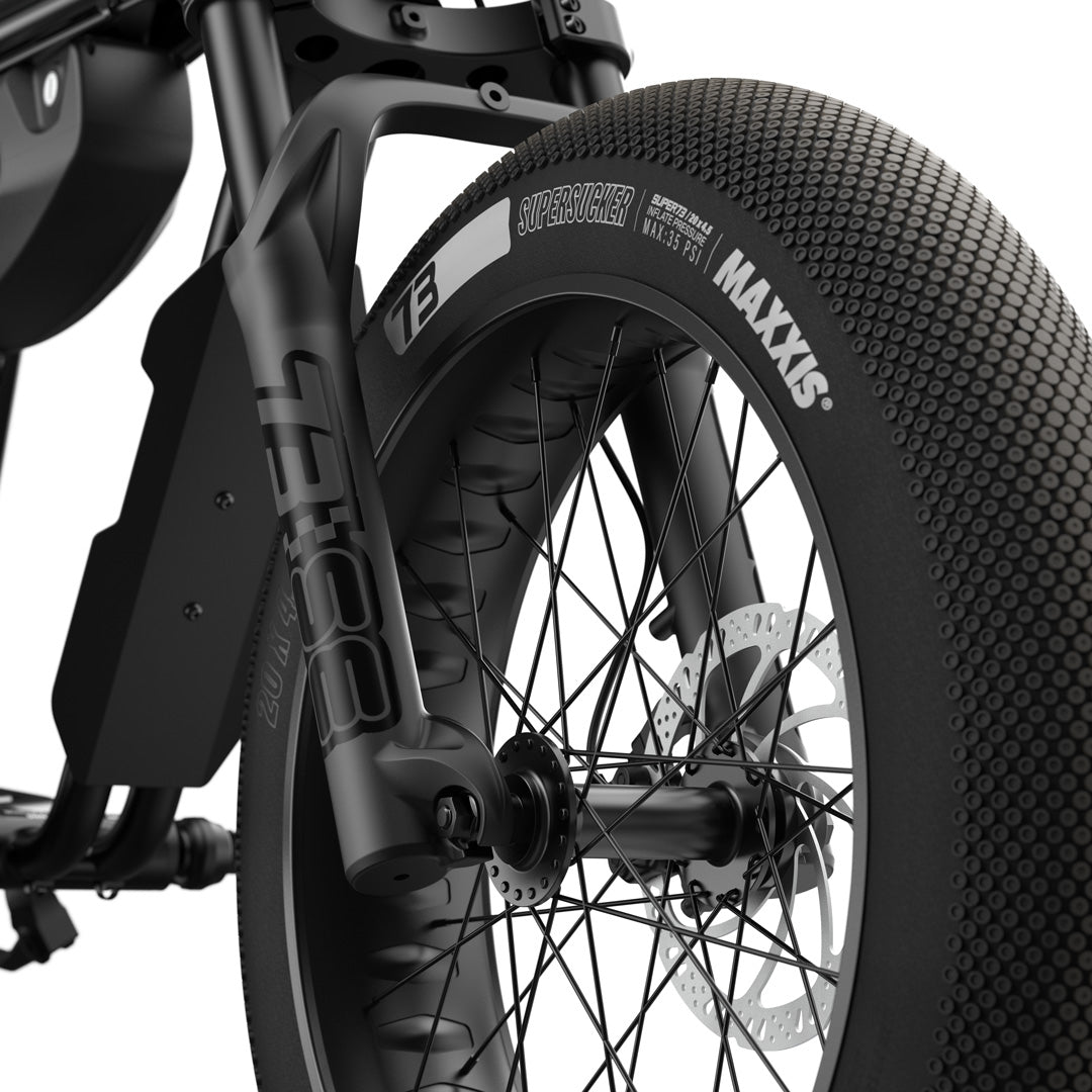 Super73_LegacySeries_ZX_SE_Blackout_DetailTire_1080x1080_138103ed-3fec-4df7-9b45-0367619f6c46
