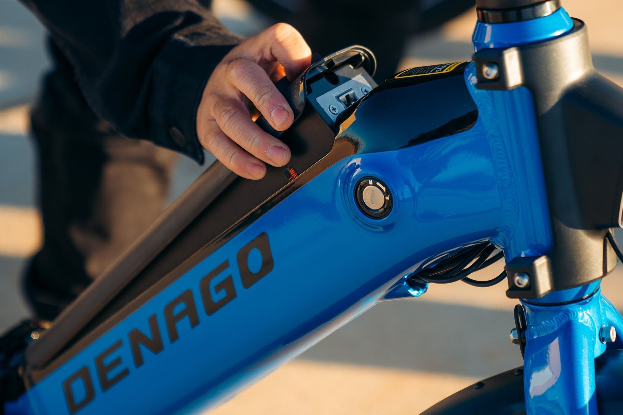 folding_removablebattery-703646